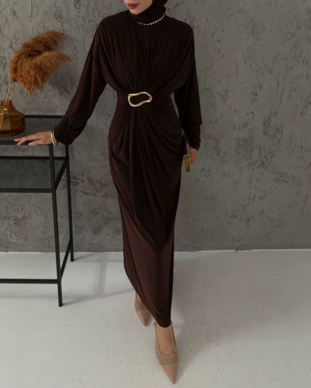 فستان لايكرا باللون البني